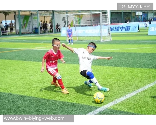 点燃足球星火 激发青少年激情 迈向足球梦想新征程